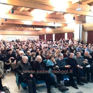 Oltre 500 persone all'incontro per dire no alla "teoria gender"