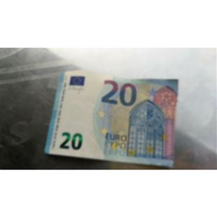 Banconota rotta dal bancomat, cliente indignato 