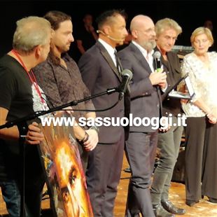 Premio Bertoli 2019: ovazione al teatro Storchi per Luciano Ligabue 