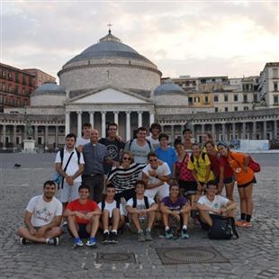 Don Carlo e il viaggio con i ragazzi nelle terre della mafia 
