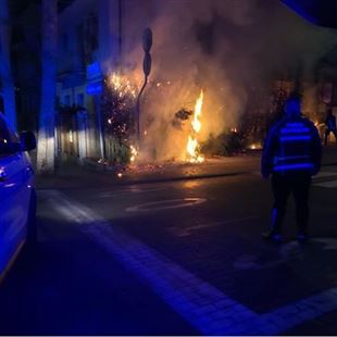 Fiamme in viale della Pace: forze dell’ordine al lavoro per capire cosa sia successo
