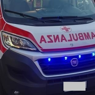 Grave infortunio sul lavoro: operaio cade da un capannone in via Regina Pacis
