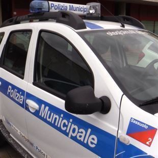 Arrestato per resistenza a pubblico ufficiale: in tasca aveva dosi di hashish e un coltello a scatto