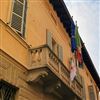 Giornata della Croce Rossa: sul balcone del municipio la bandiera 