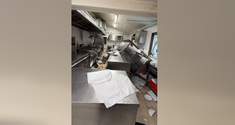 Ladri al ristorante De Rose: bottino magro, ma danni alla cucina per migliaia di euro